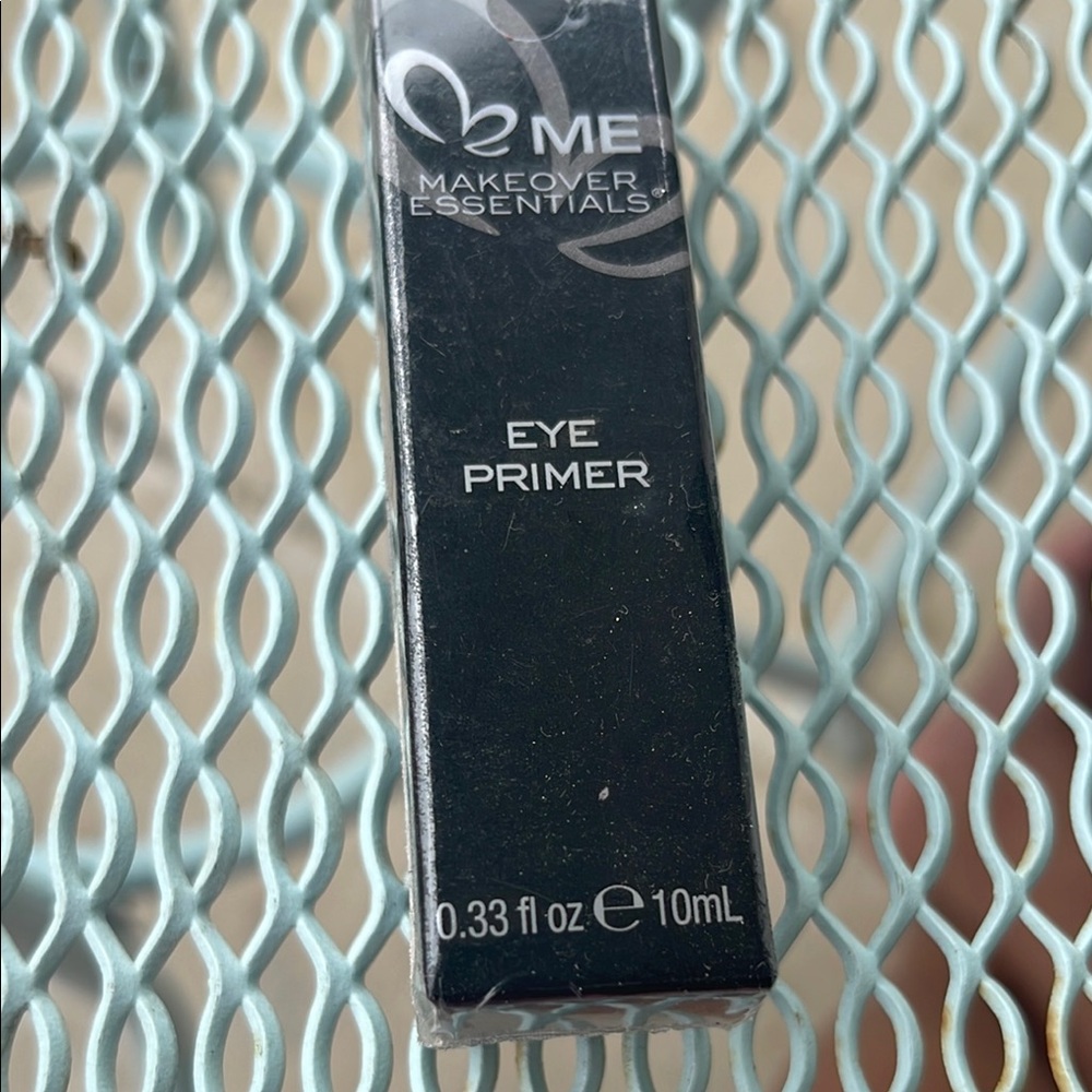 ME Makeover Essentials Eye Primer - Black